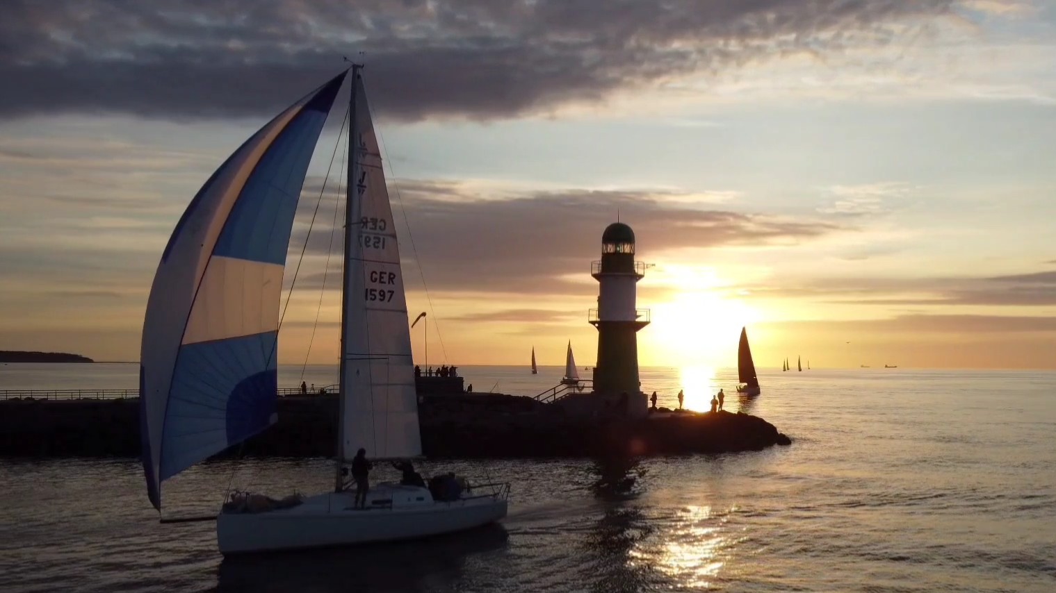 Segeln bei der warnemünder Mittwochsregatta