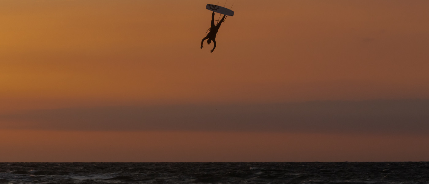 Foto Deadman beim Kitesurfen in Warnemünde
