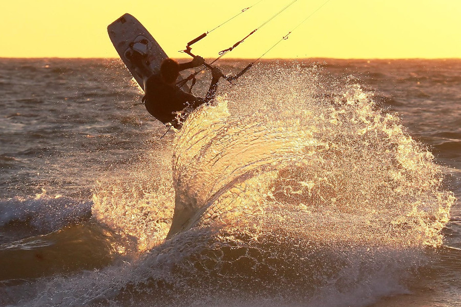 Kiteboard Backloop auf der Ostsee vor Rostock