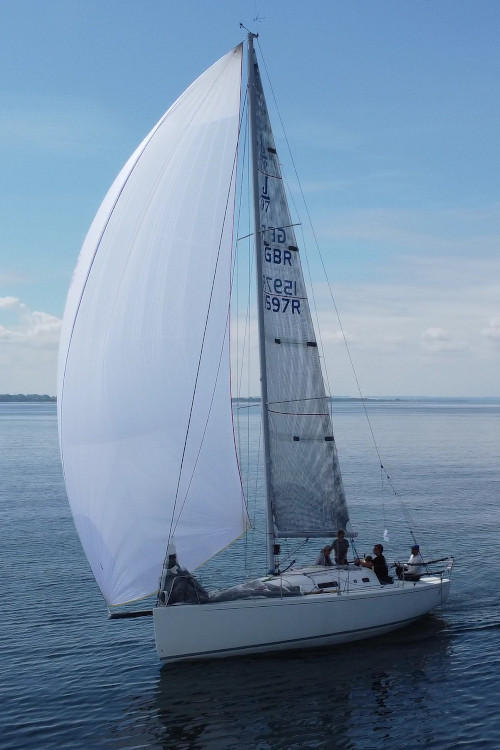 Segeln mit Kielboot unter Genaker auf der Ostsee vor Poel