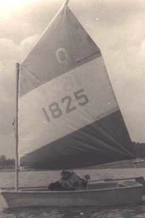 Optimist beim Segeln in Hohen Viecheln